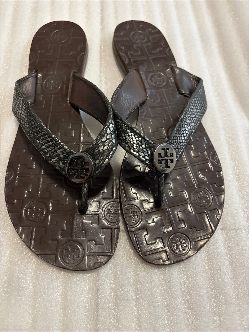 Tory Burch Thora Pewter black silver logo top  Snake Thong Sandals, 8